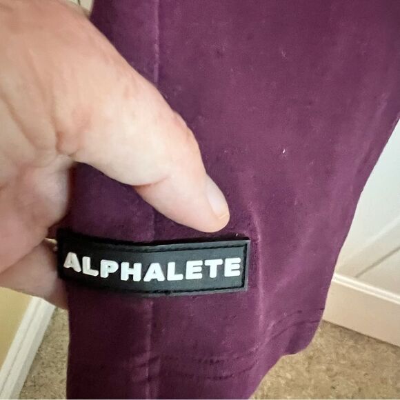 Alphalete Identity Joggers Sangria Size Medium - Picture 3 of 6